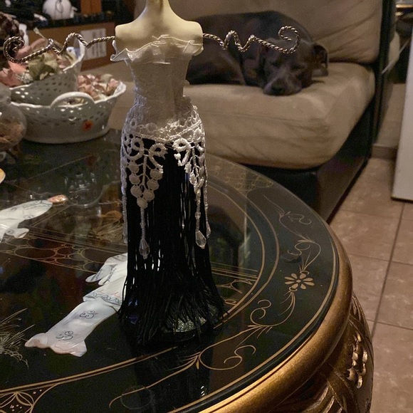 BX49 Jewelry Stand Display Holder Mannequin Embellished White Black Evening Gown - Picture 5 of 5